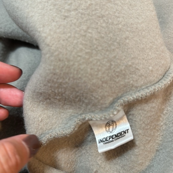 Taylor Swift Authentic The Tortured Poets Department Beige Crewneck Size XL - Picture 9 of 9